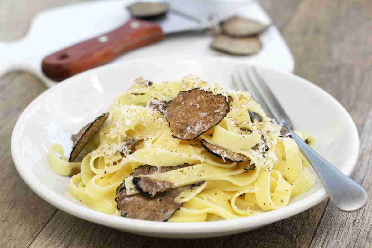 Tagliatelle al tartufo ricetta 