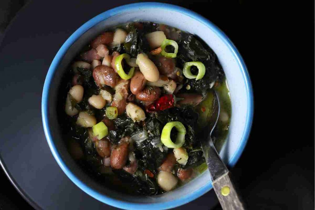 Zuppa di cavolo nero senza patate ricetta