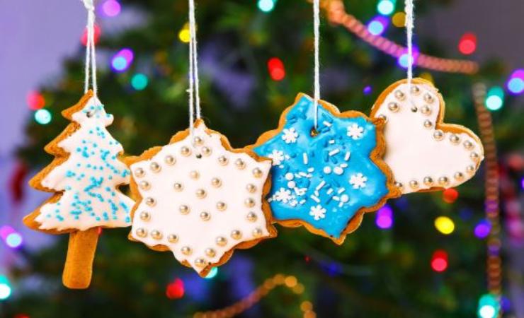 biscotti di Natale da appendere all'albero ricetta