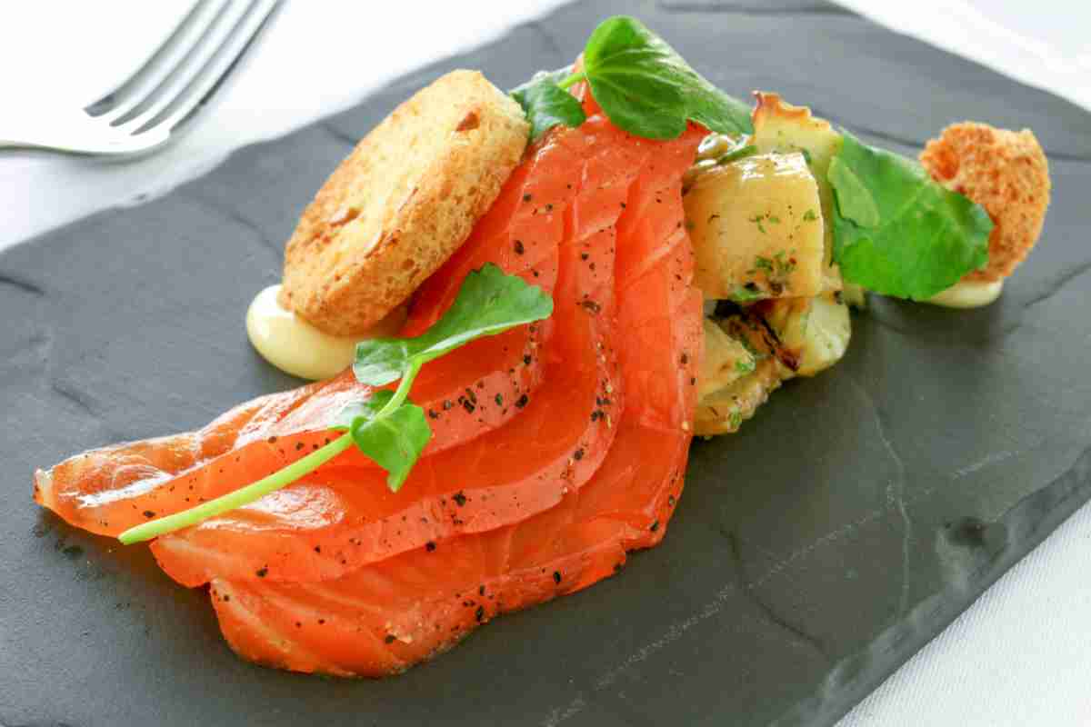 Antipasti con salmone, 20 ricette saporite per un menu natalizio prelibato (e non solo)