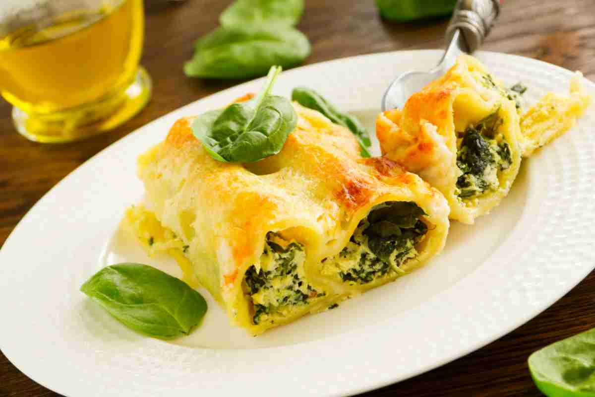 Cannelloni ricotta e spinaci, ricetta classica per fare un figurone con gli ospiti