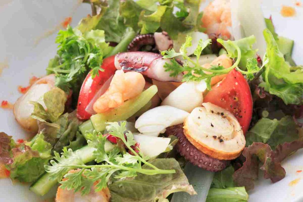 Insalata di mare e verdure 