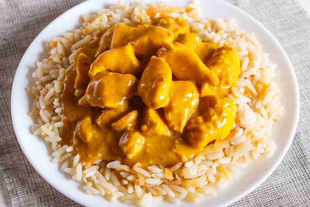 Pollo al curry con riso basmati