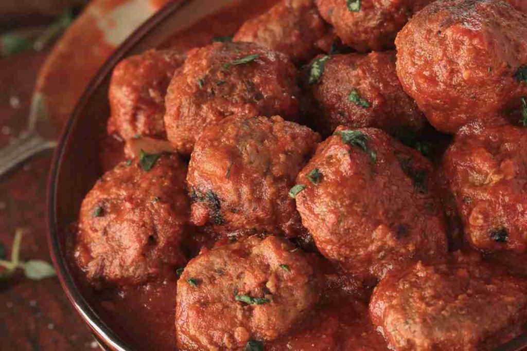 Polpette al sugo con cotechino ricetta 