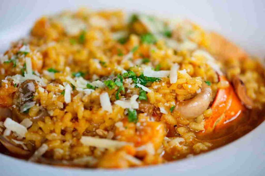 Risotto alla pescatora nel menu di pesce