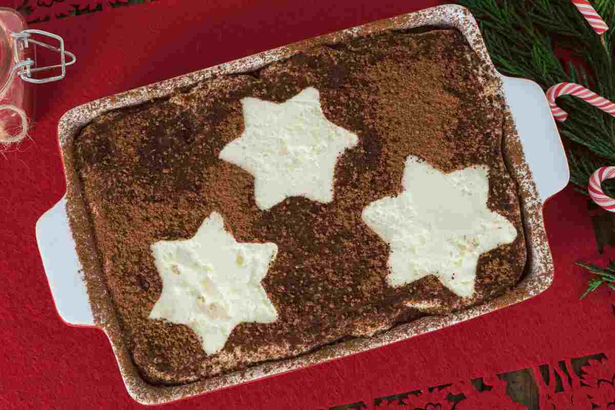 Tiramisù con il pandoro, ricetta golosa per dare una marcia in più al dolce delle feste