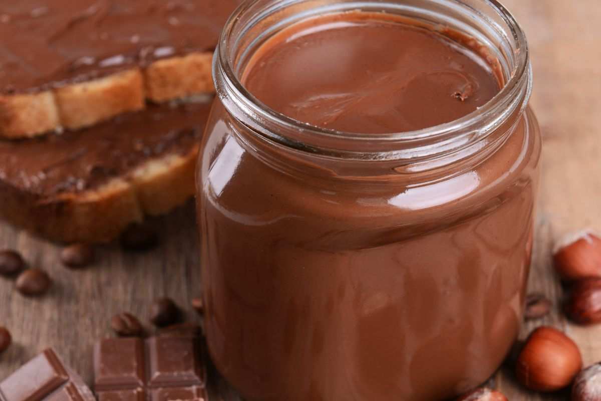 Jar of Nutella at home?  Don't throw them away, you can recycle them for thousands of uses