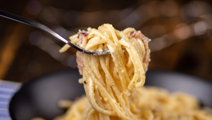 ricetta della carbonara romana cremosa