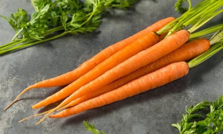 carote crude si possono mangiare