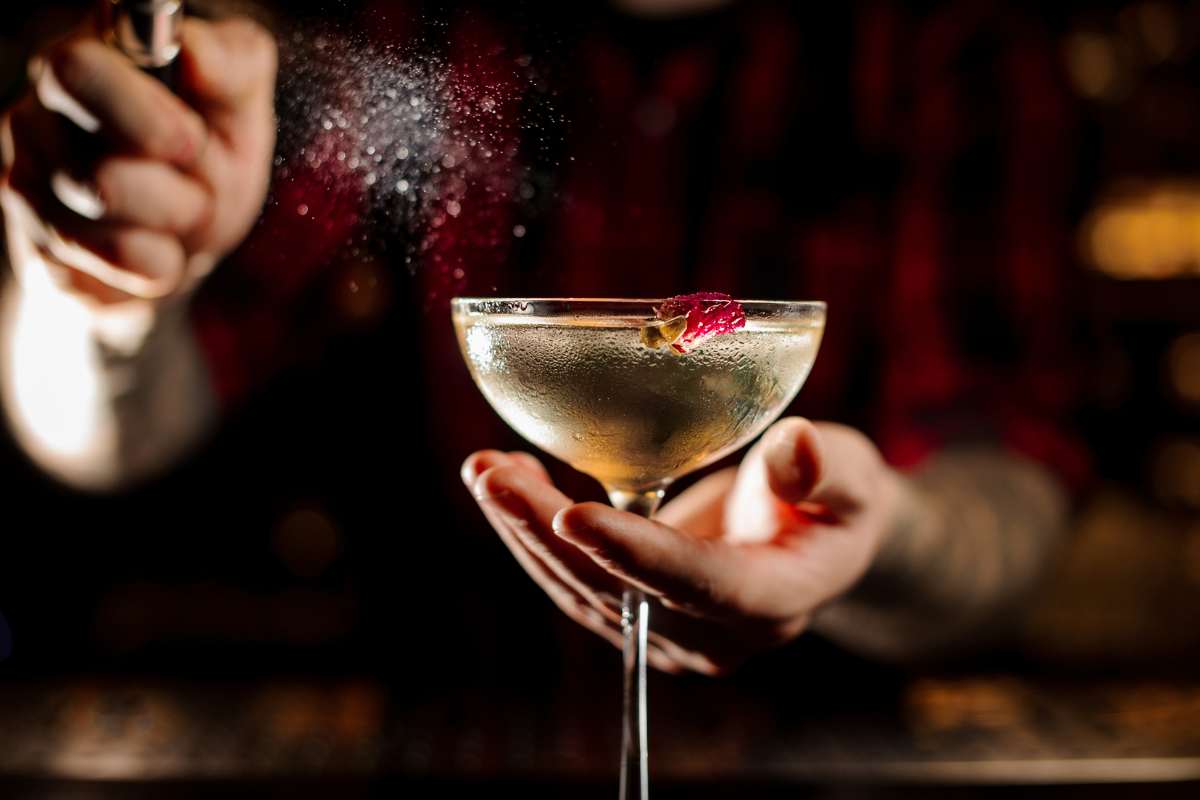 Nasce come una medicina e poi diventa un cocktail a tutti gli effetti: la ricetta velocissima