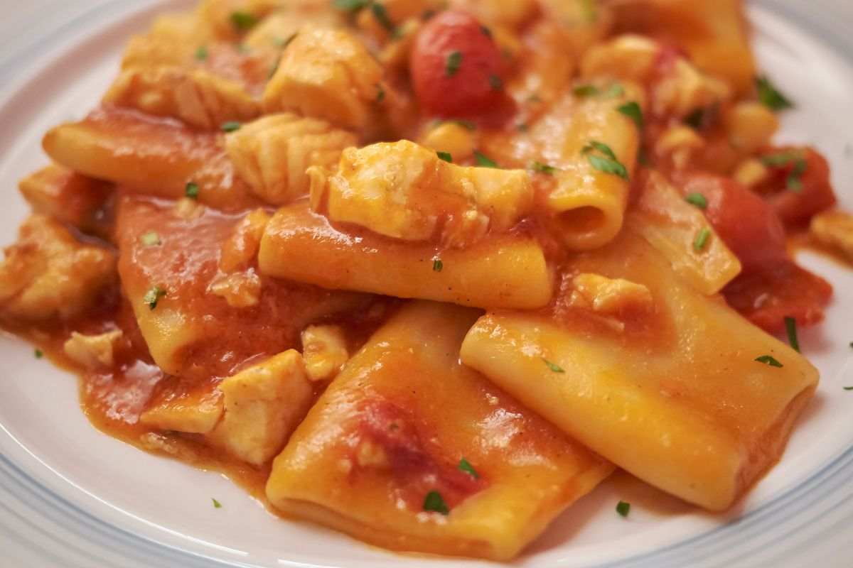 Paccheri con sugo di astice surgelato, un primo piatto da preparare a Natale super economico