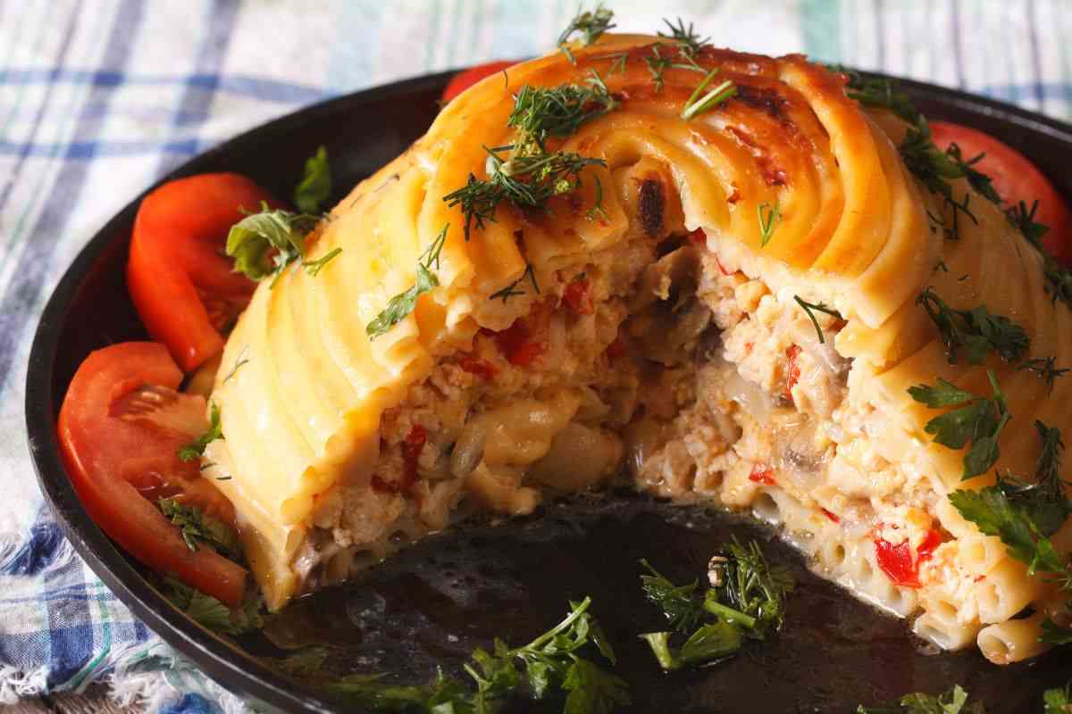 Timballo di pasta con carne e verdure, il primo perfetto per Capodanno