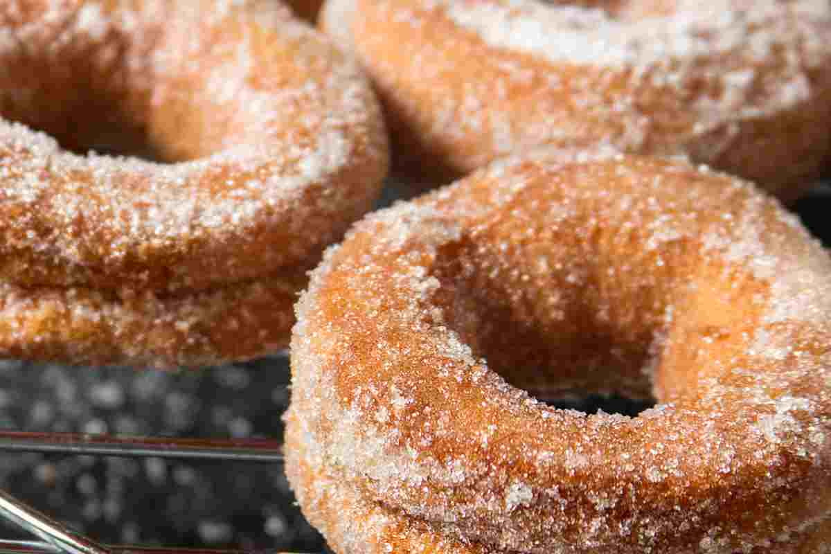 Che buone queste frittelle dolci, con la ricetta della nonna puoi farle anche tu senza sforzo