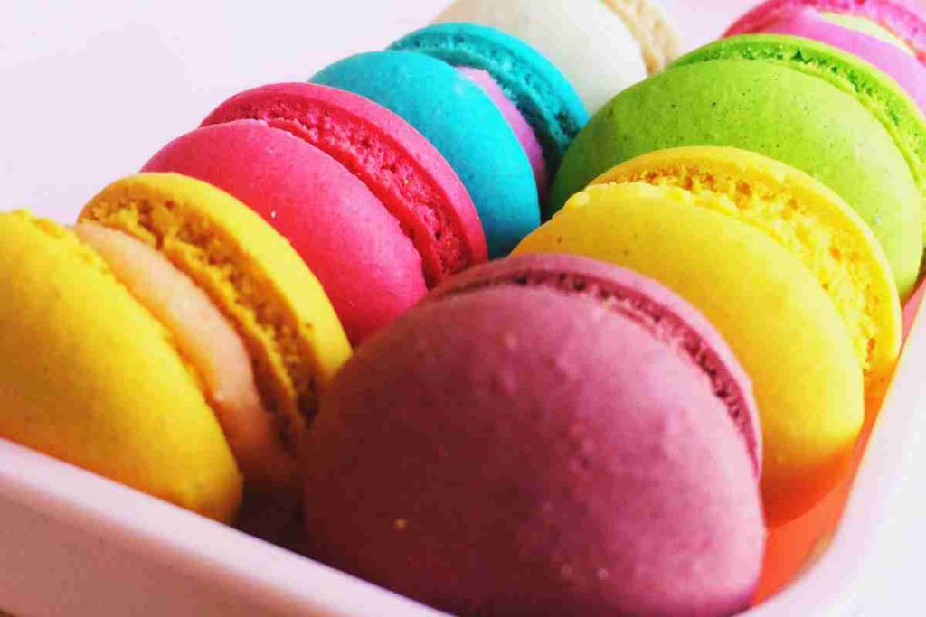 Macaron colorati ricetta 