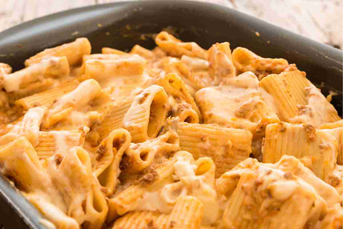 Pasta al forno con ragù bianco ricetta