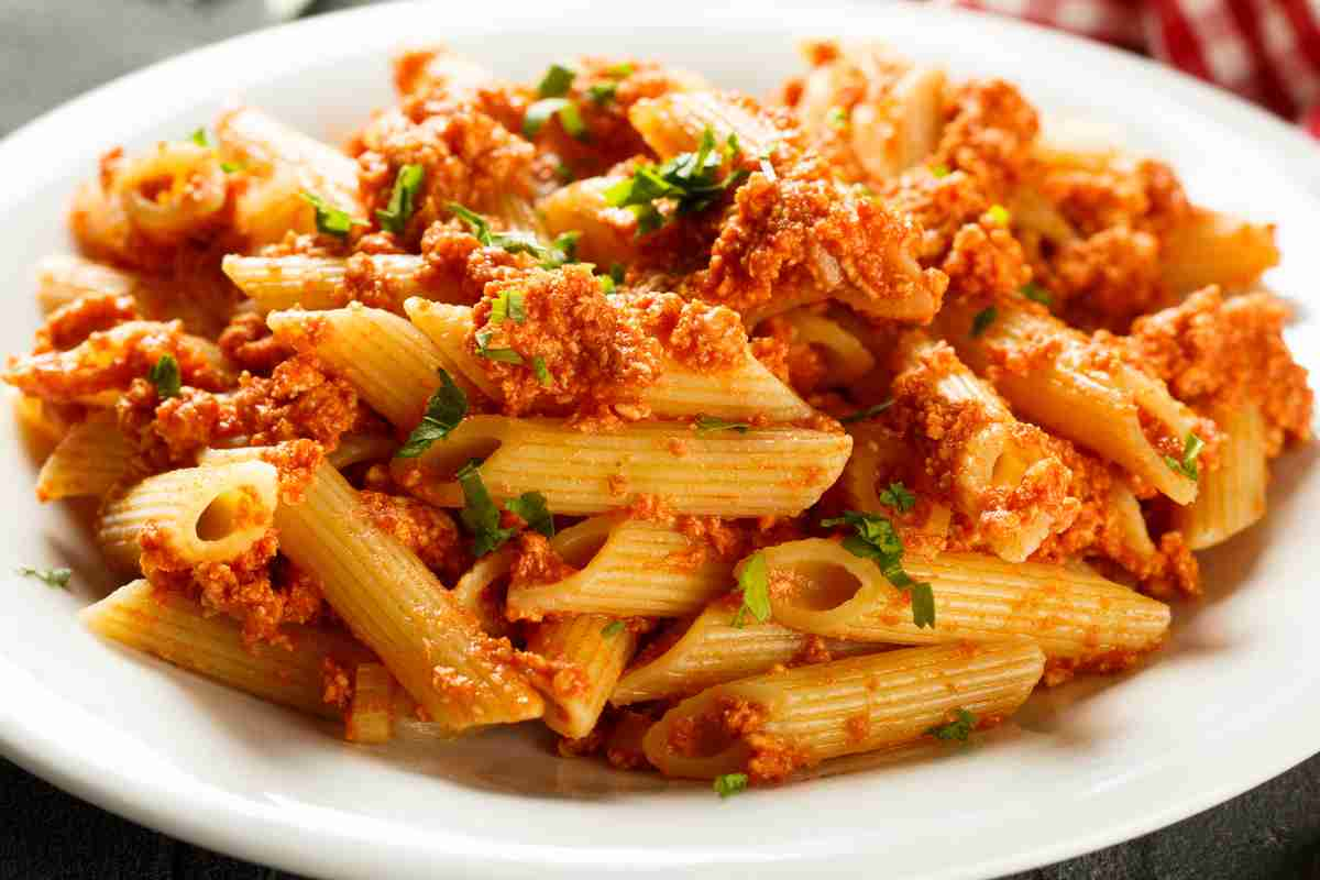 Pasta con ragù di pollo