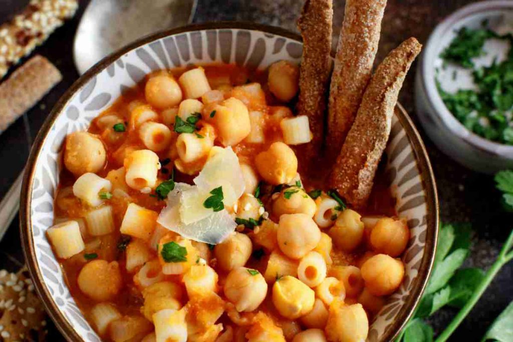 Pasta e ceci alla romana