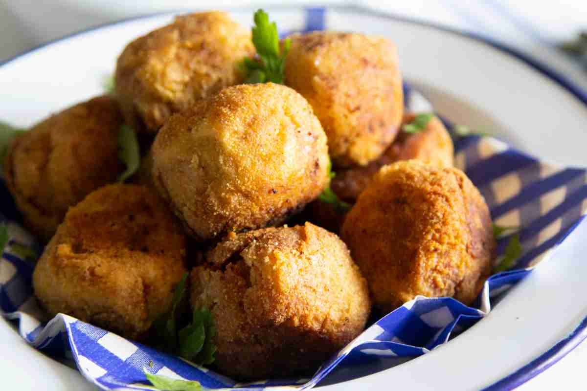 Polpette di cavolfiore, ricetta facilissima per secondi o antipasti sfiziosi