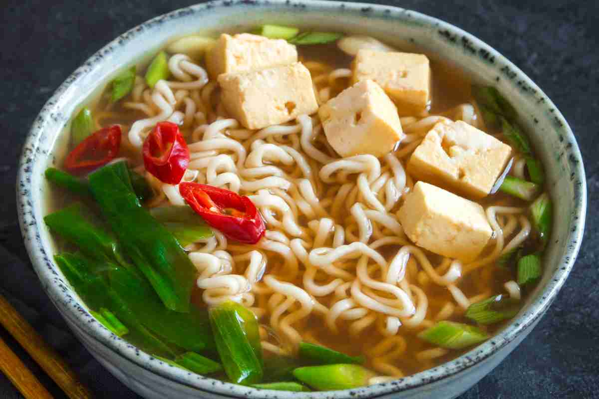 Ramen con verdure ricetta