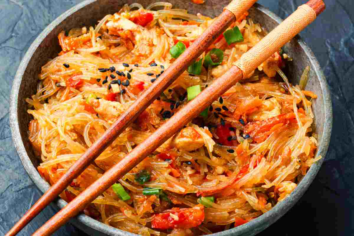 Spaghetti di soia con verdure