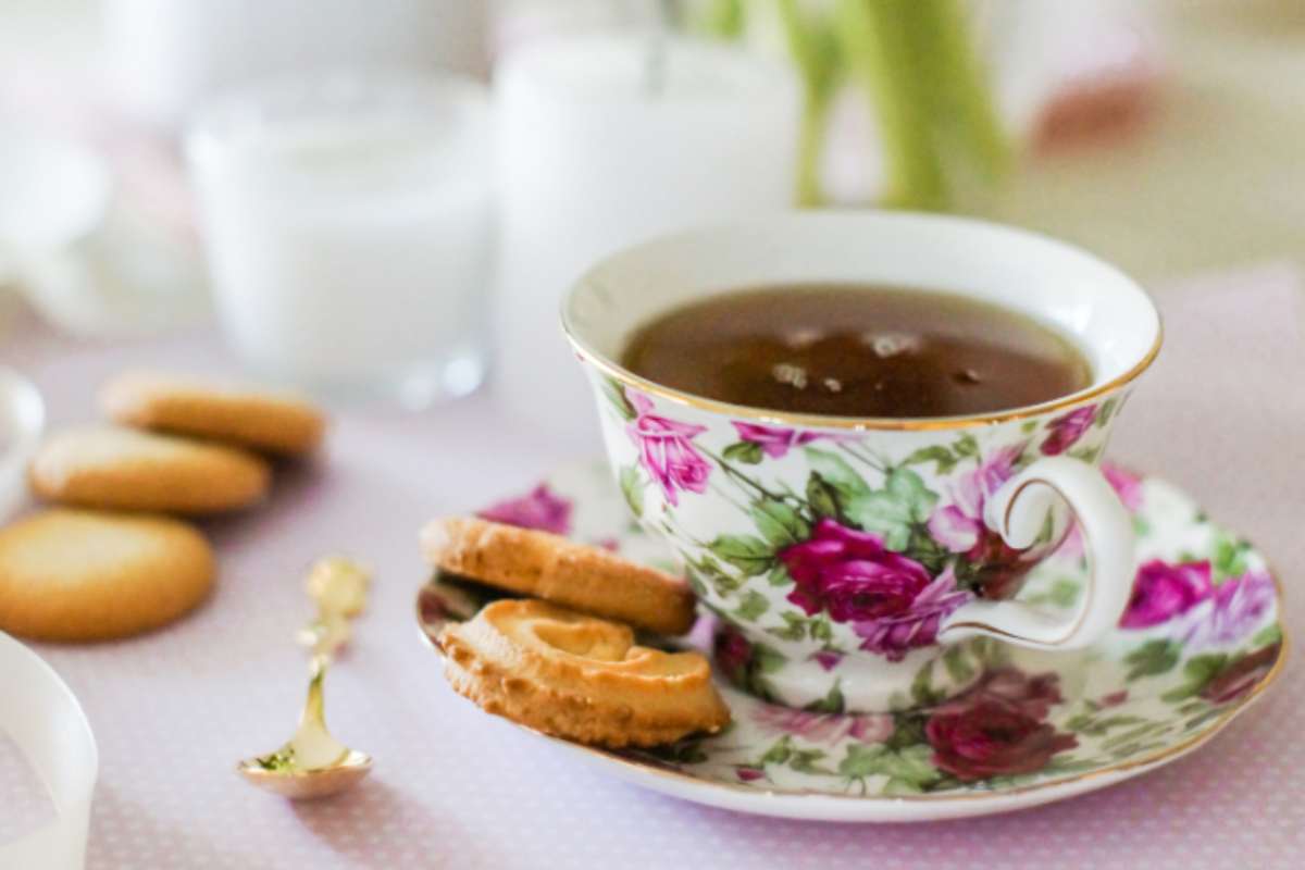 Preparare il vero tè inglese