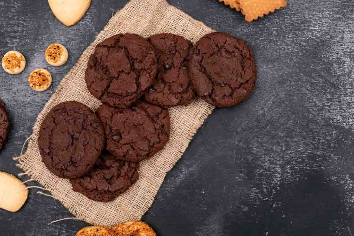 ricetta biscotti al cioccolato velocissimi