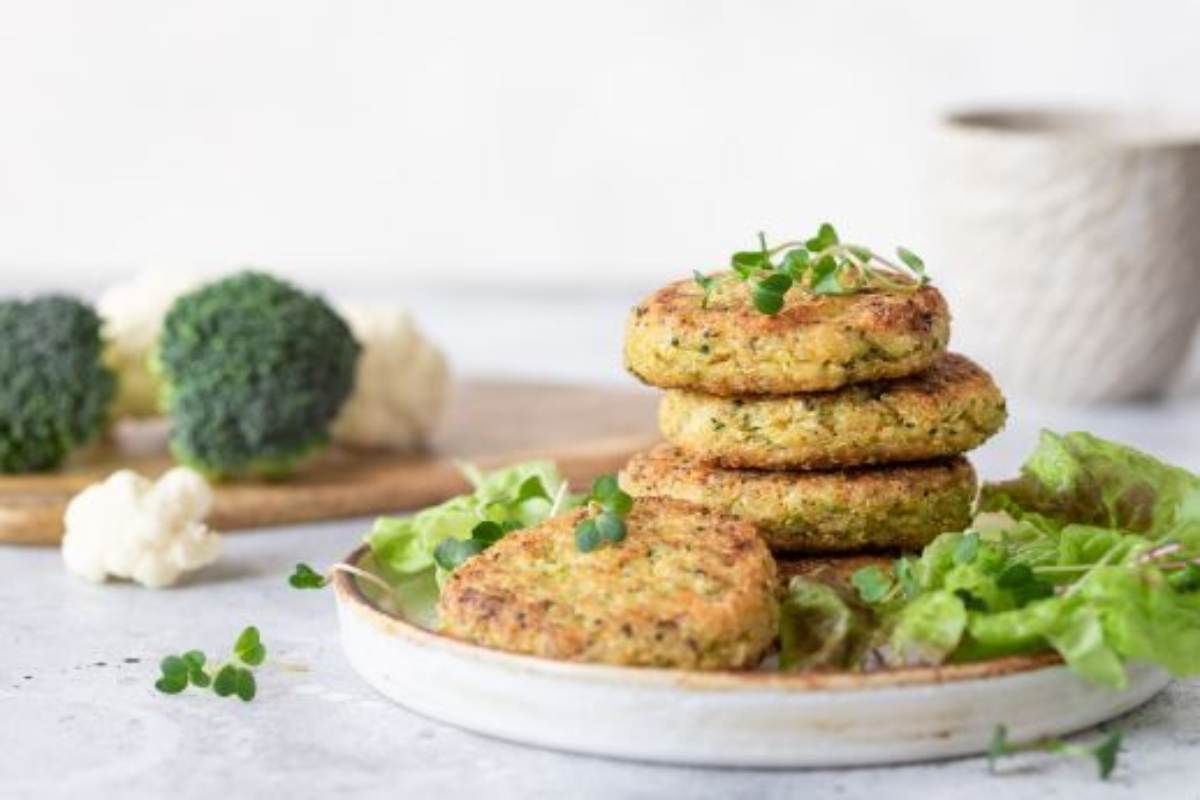 E se con i broccoli facciamo dei burger deliziosi? I tuoi bimbi ti chiederanno persino il bis: provali subito