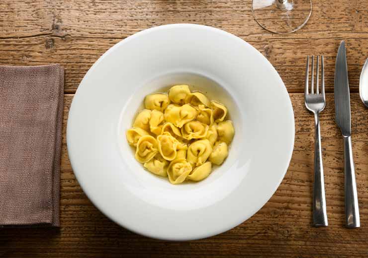 ricetta cappelletti in brodo alla romana