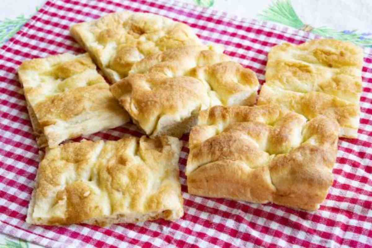 Prepara la focaccia come un vero genovese del 1300: la ricetta per non sbagliare mai