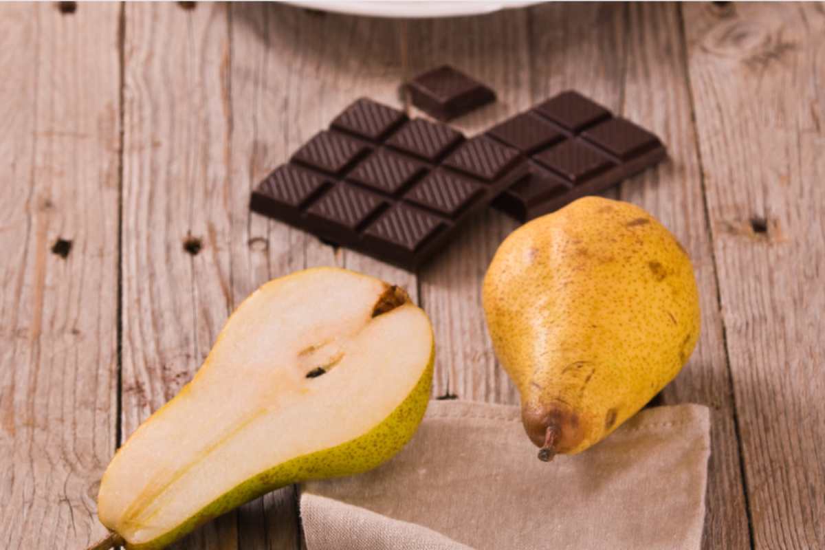 Pere e cioccolato, il duo irresistibile per preparare una merenda per grandi e piccini