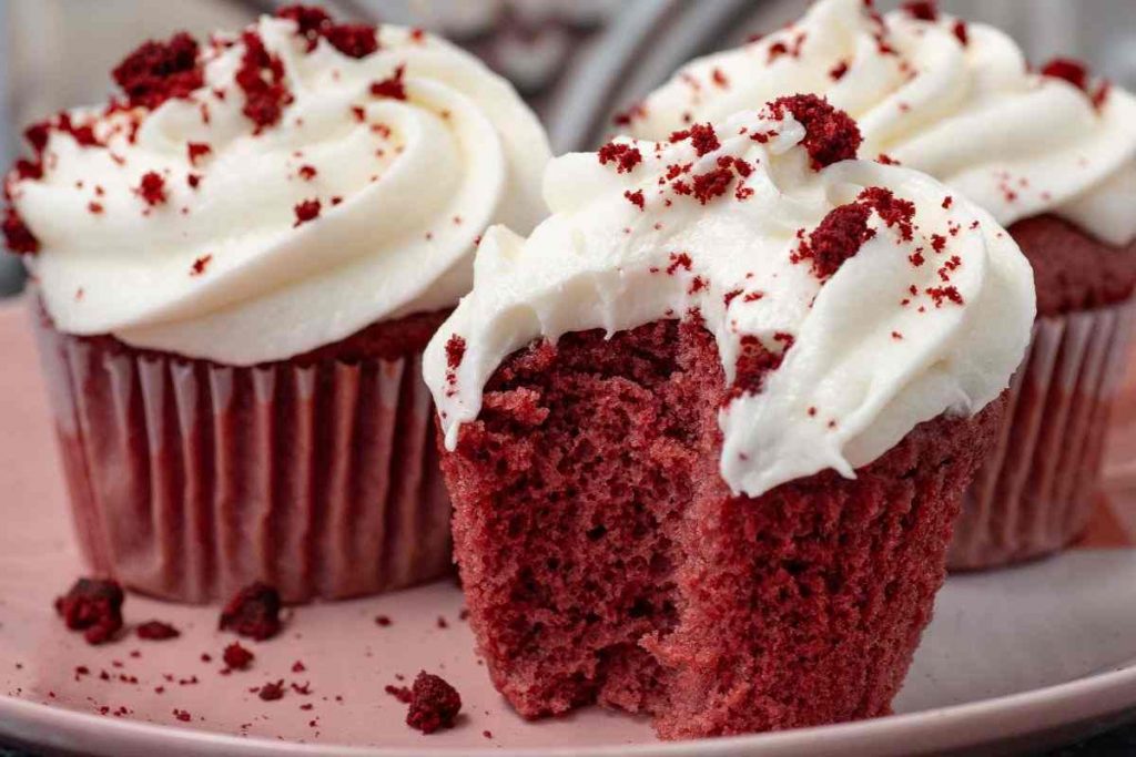 dolci colorati di carnevale, cupcake red velvet ricetta