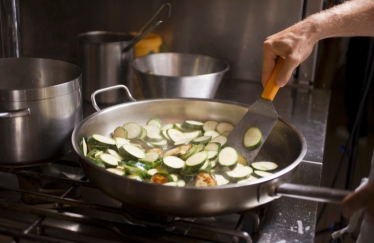 pasta al forno salmone e zucchine ricetta