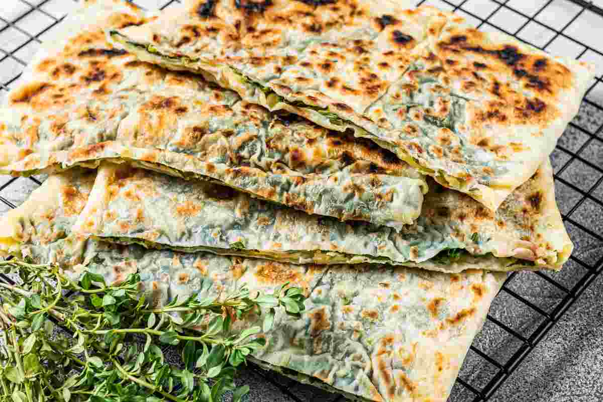 pane ripieno di spinaci e feta ricetta