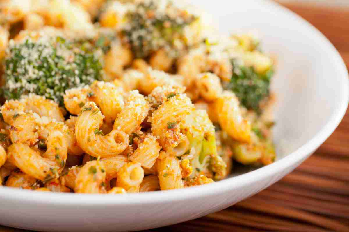 Ho fatto la pasta con i broccoli al sugo con la ricetta di un amico siciliano, ha un sapore unico mai provato prima