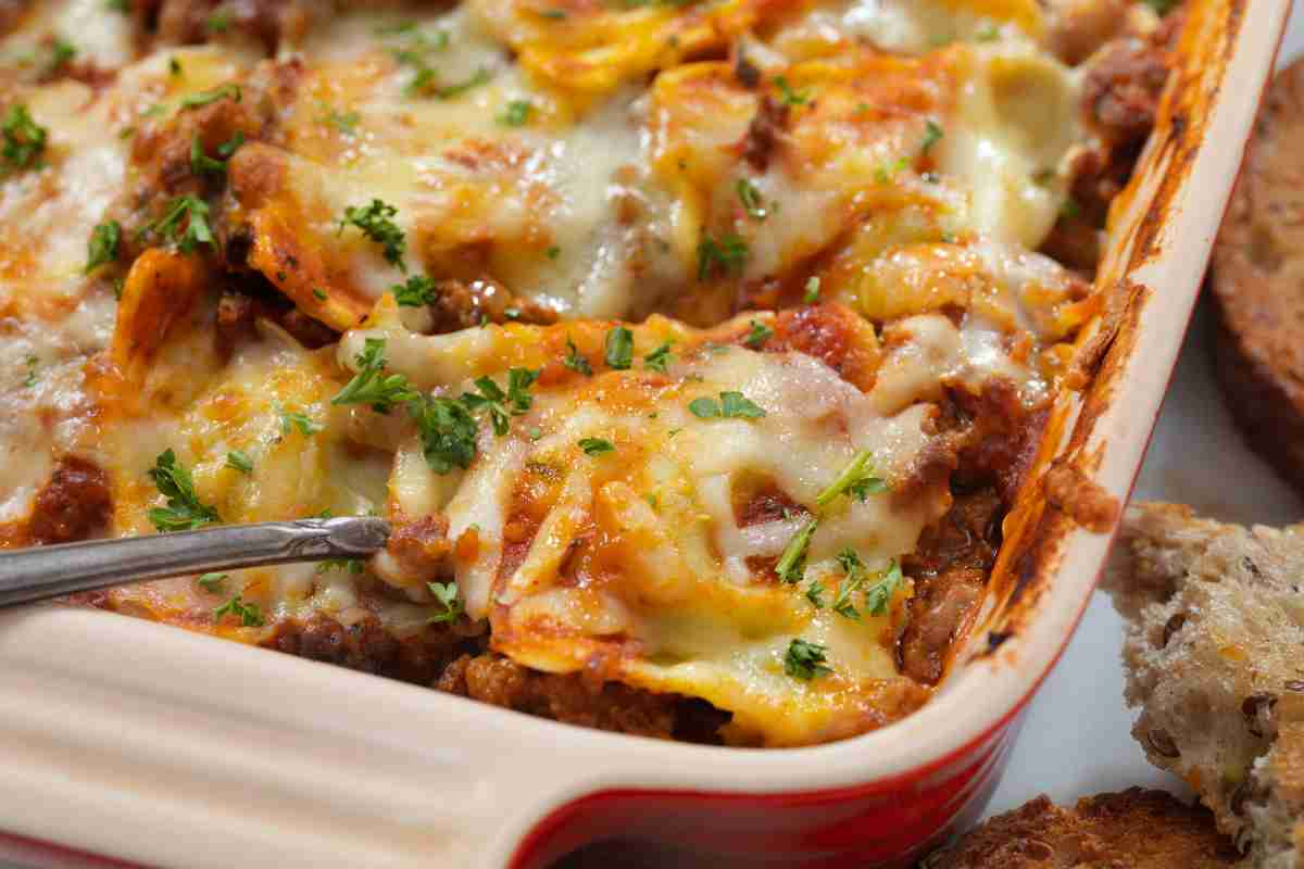 Ho conquistato tutti gli amici con questi tortelli al forno, sono più buoni delle lasagne e molto più veloci