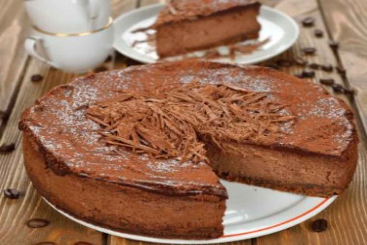 Se ami la cheesecake non puoi non provare la versione cotta al cioccolato e mascarpone: la ricetta