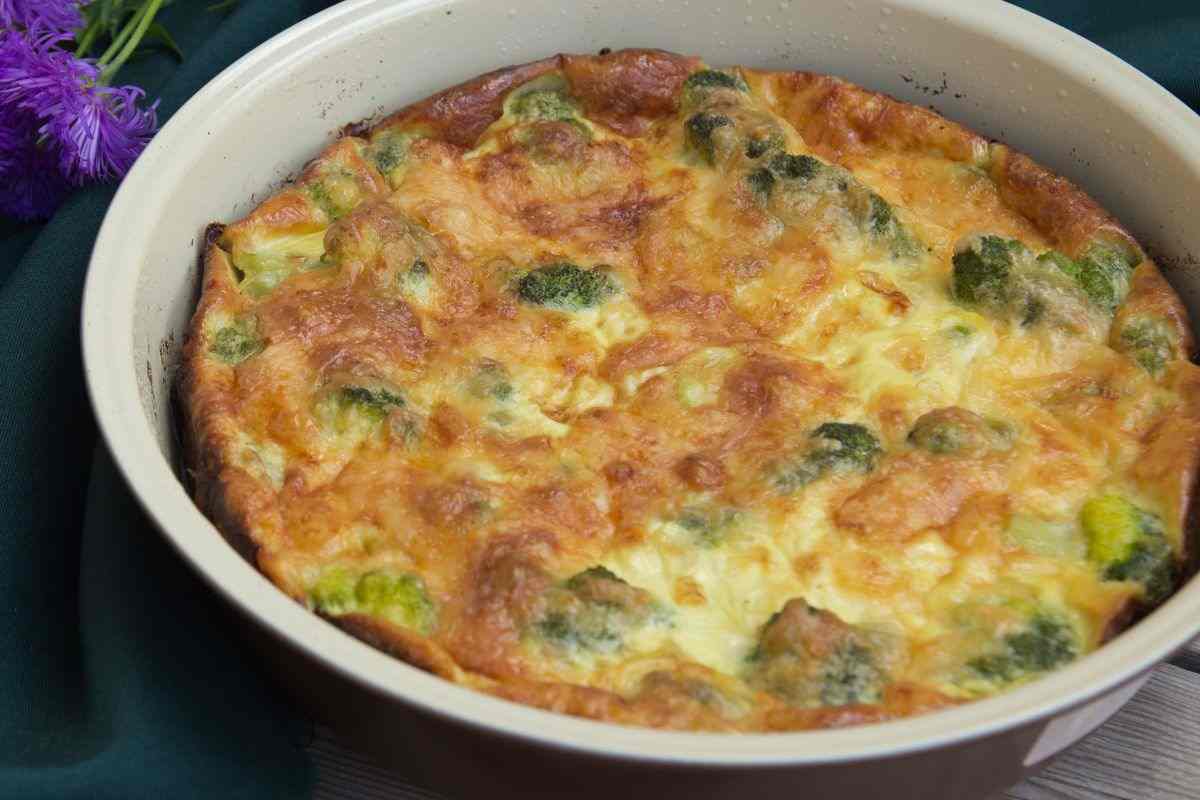 La ricetta svuotafrigo quando in casa ho solo formaggio, verdure e uova: ho preparato un delizioso sformato di broccoli romaneschi e formaggio