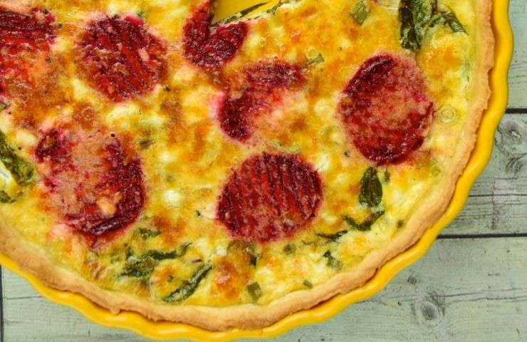 torta rustica con broccoli e salame piccante