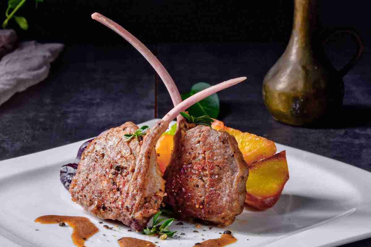 Il miglior agnello mai assaggiato, delicato e succoso, segnati subito la ricetta e fallo per Pasqua