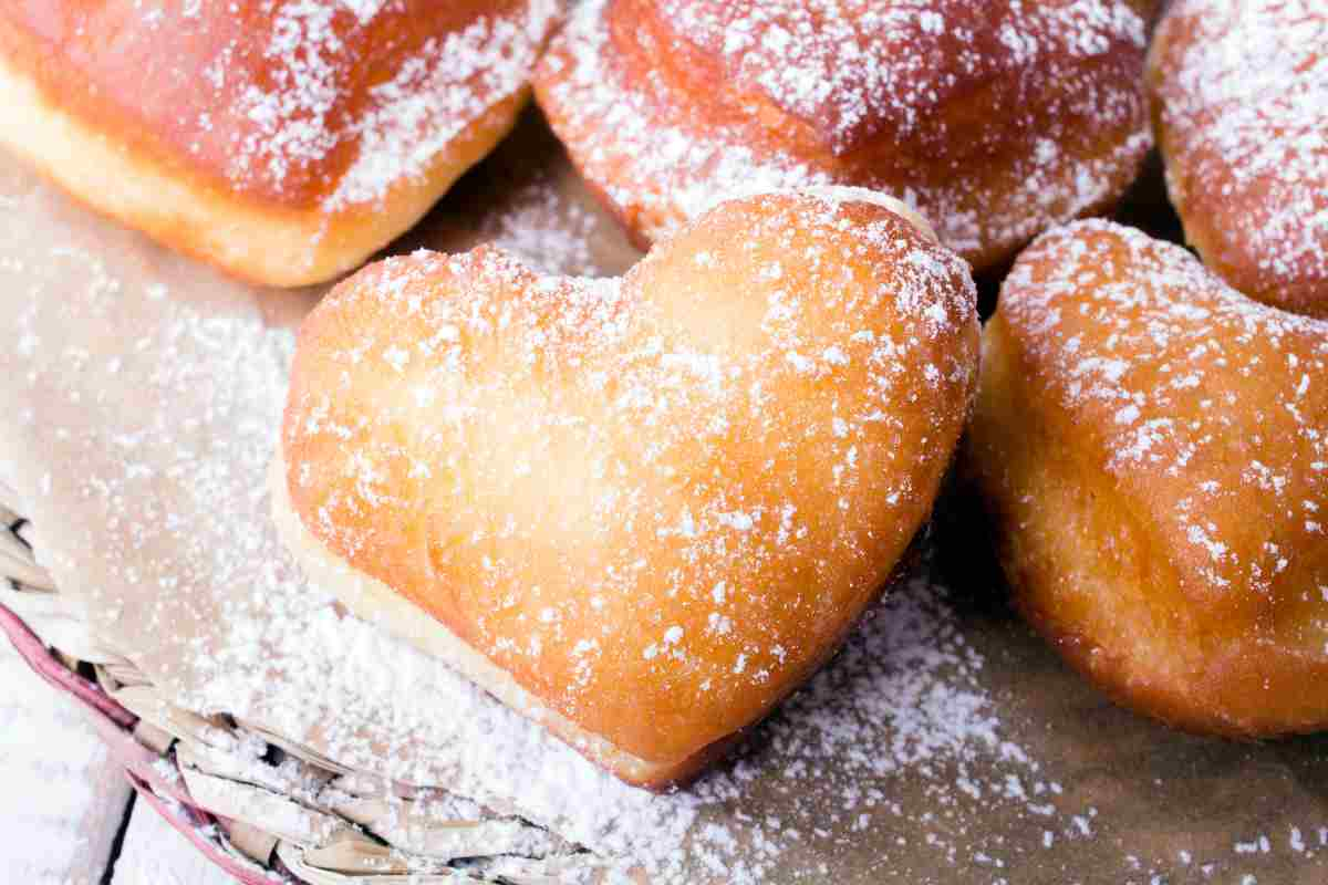 Sorprendi il papà nel giorno della sua festa e prepara le bombe cuore ripiene d’amore: si commuoverà di sicuro