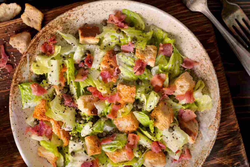 Caesar salad con speck 