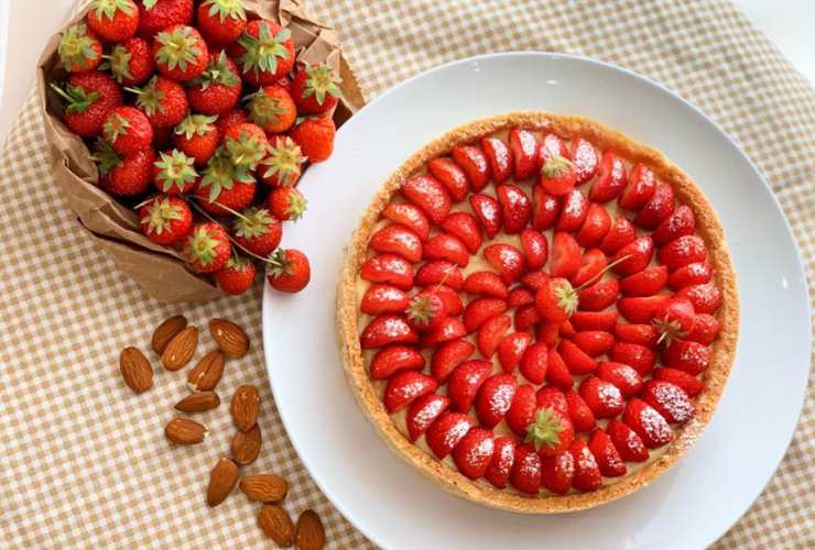 Ingredienti e procedimento della Crostata fragole e frangipane