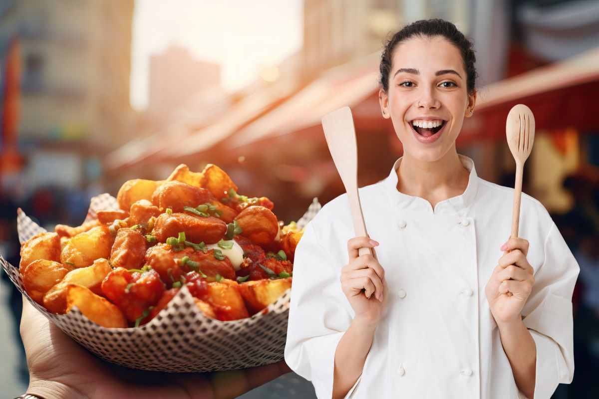 Patatas bravas, lo street food spagnolo più amato: la ricetta semplicissima per farle a casa