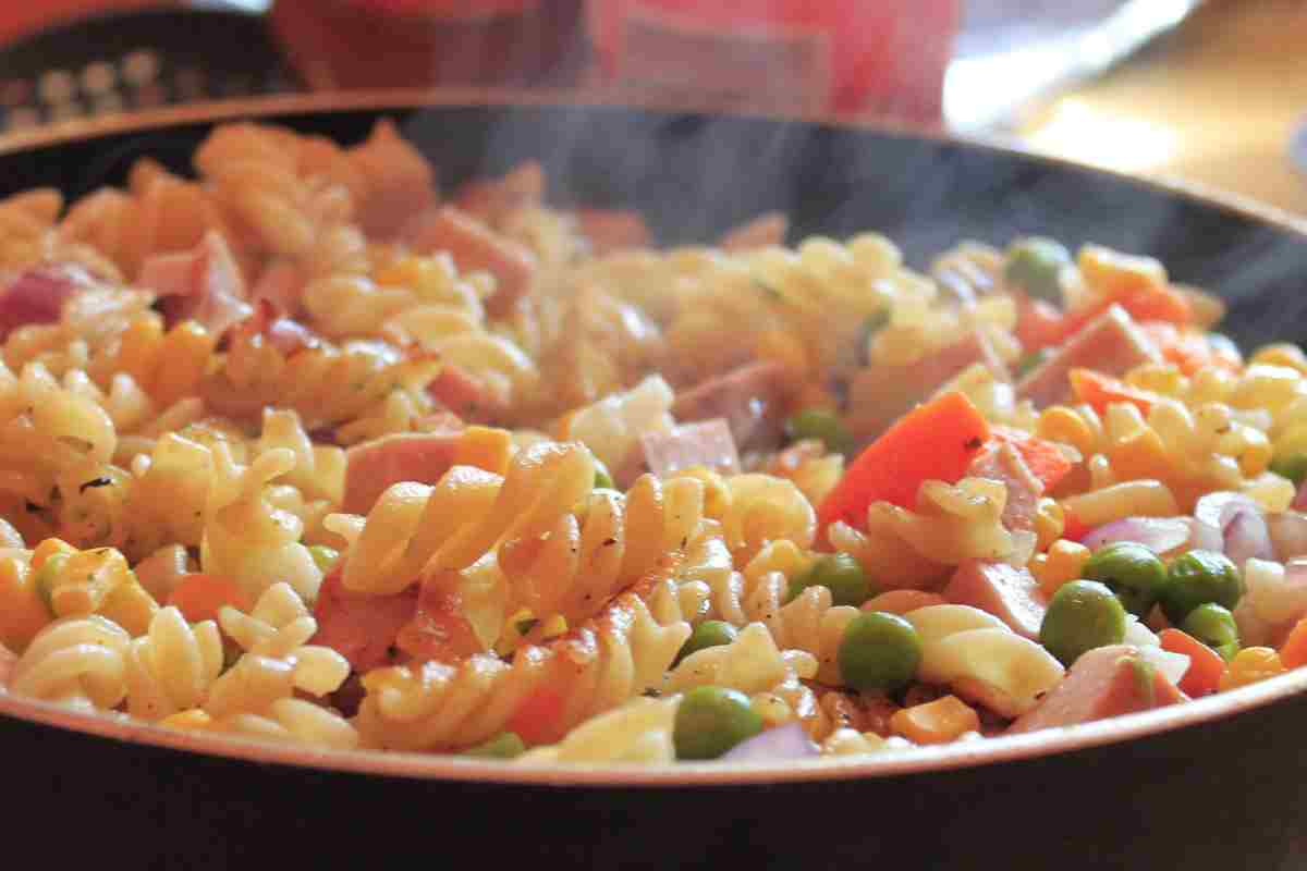 Prova la ricetta dei fusilli di primavera, l’ho inventata usando quello che era rimasto in frigo ed è stata un successone