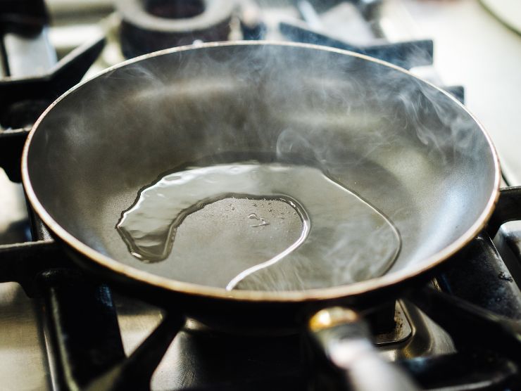 come evitare cibi si attaccano alla padella