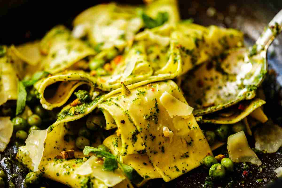 Pappardelle con pesto di ortica