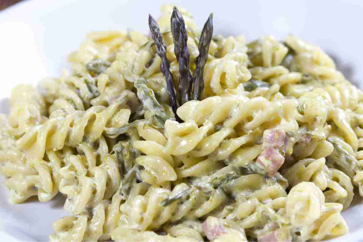 Pasta asparagi e salsiccia