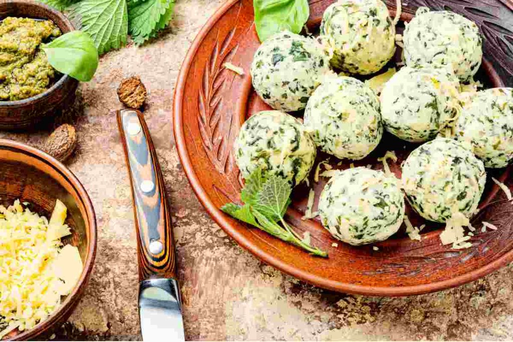 Polpette di pane e ortica 