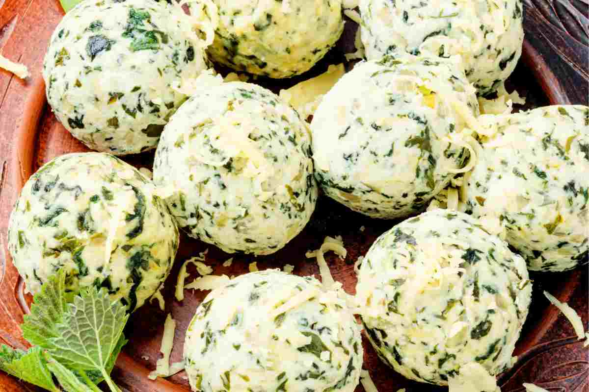 Pane e ortica: ricetta povera per fare delle polpette ricche di gusto