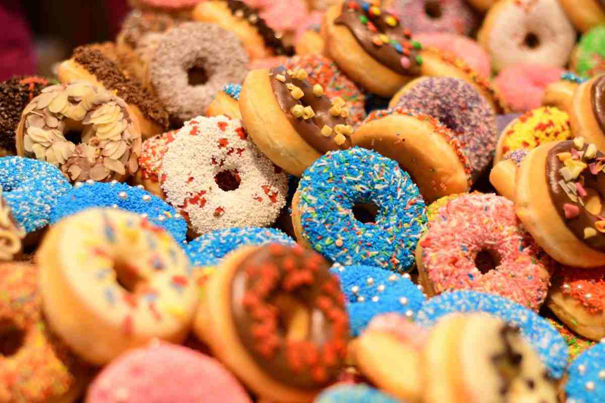 Sono come le donuts americane, ecco come ho sorpreso i bambini con le ciambelle con la glassa